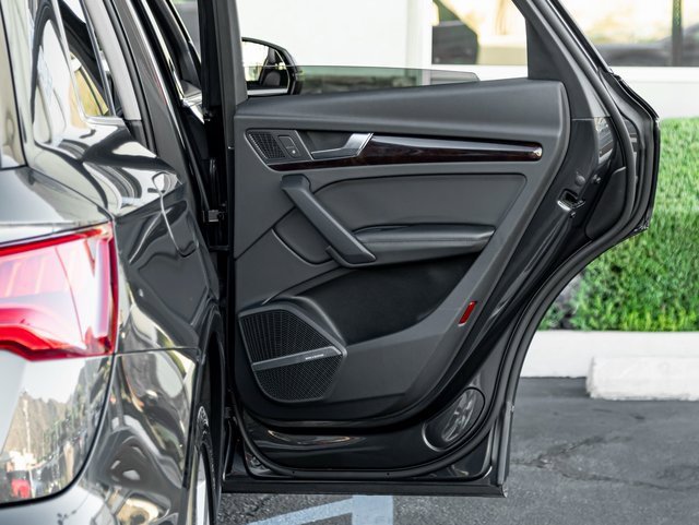 Used 2019 Audi Q5 2.0T Premium Plus w/ Premium Plus Package image 22