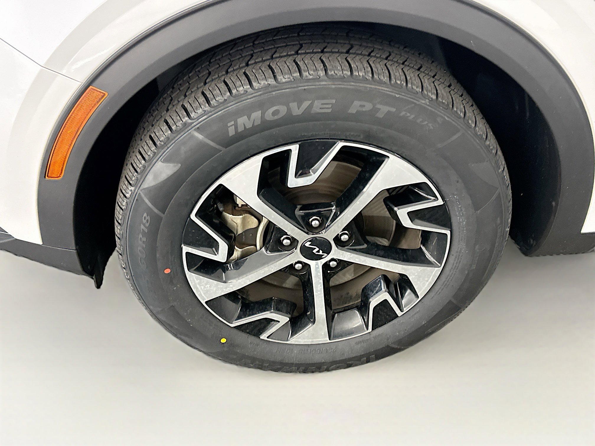 Used 2024 Kia Sportage EX image 11