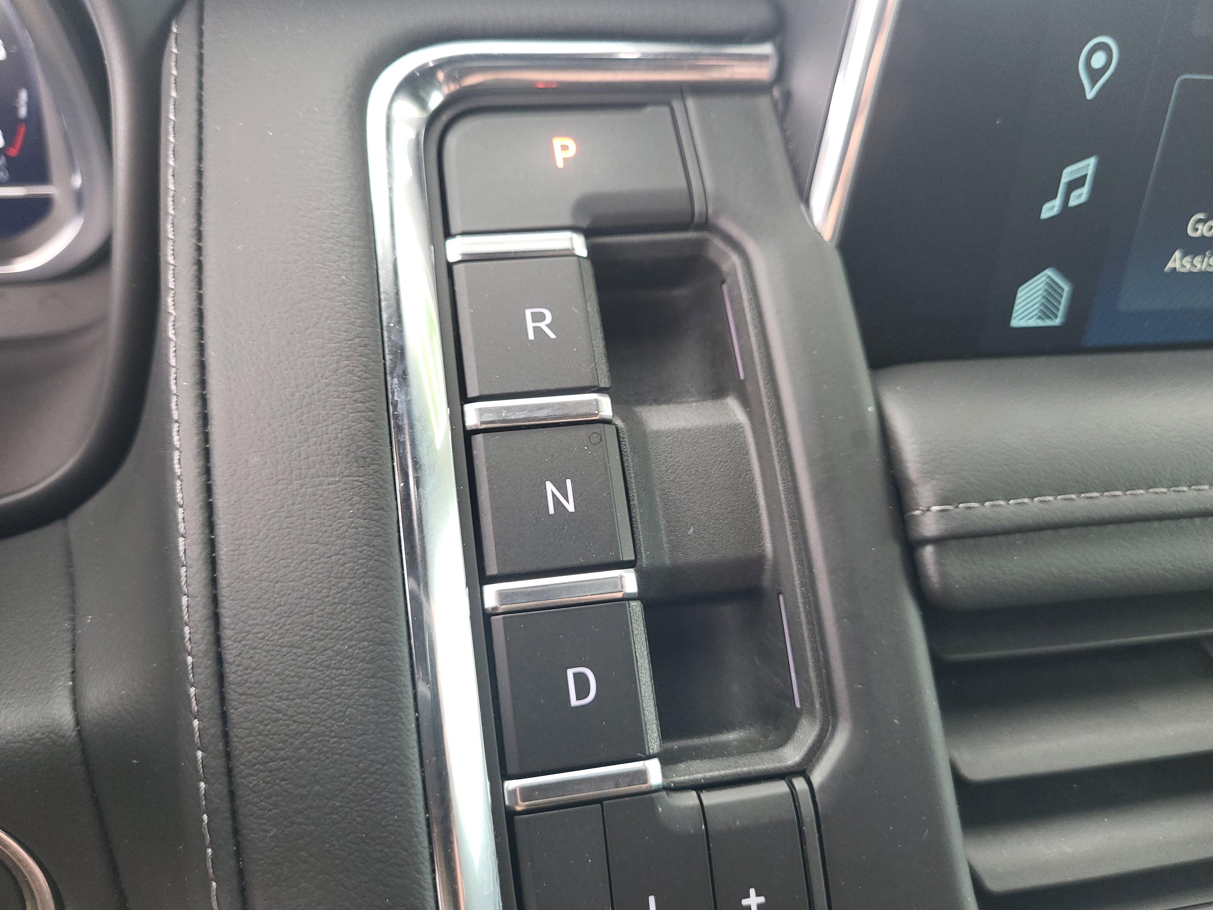 Used 2024 Chevrolet Tahoe Z71 w/ Luxury Package image 9