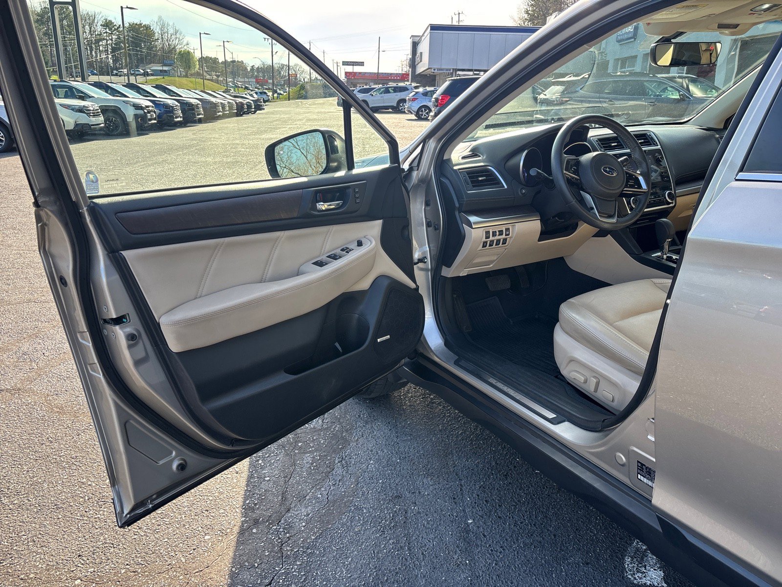 Used 2019 Subaru Outback 2.5i Limited w/ Popular Package #2 image 9