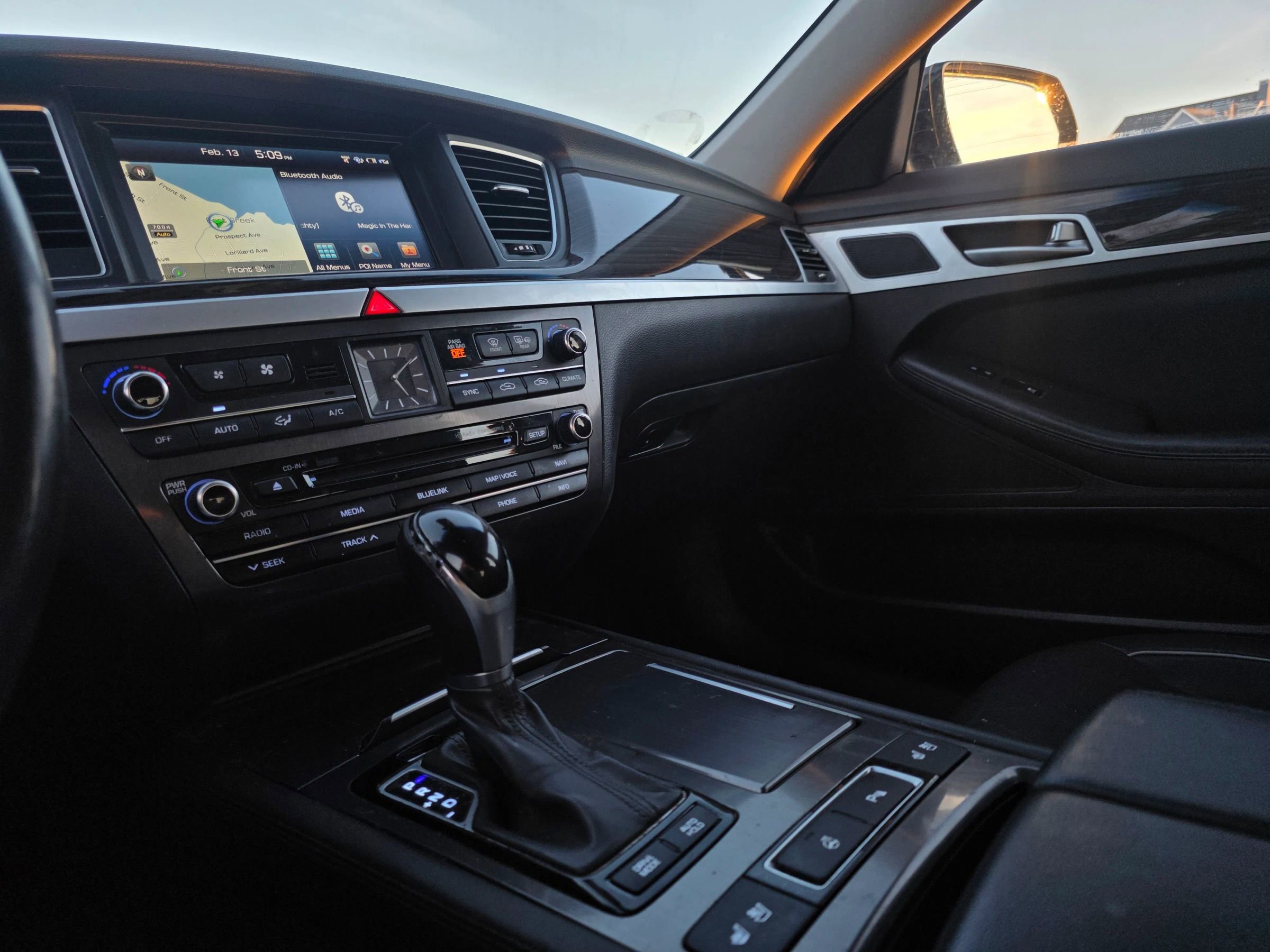 Used 2015 Hyundai Genesis 3.8 w/ Option Group 03 image 11