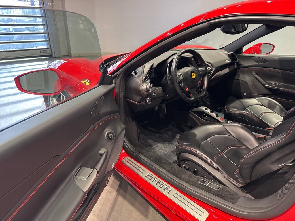 Used 2018 Ferrari 488 Spider image 28