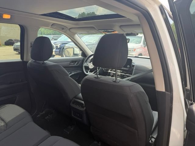 Used 2024 Nissan Pathfinder SV AWD/4WD image 10