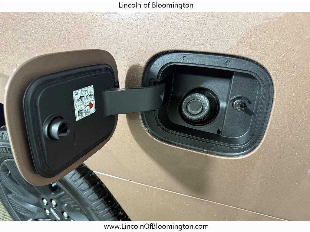 New 2025 Lincoln Navigator L Black Label AWD/4WD image 18