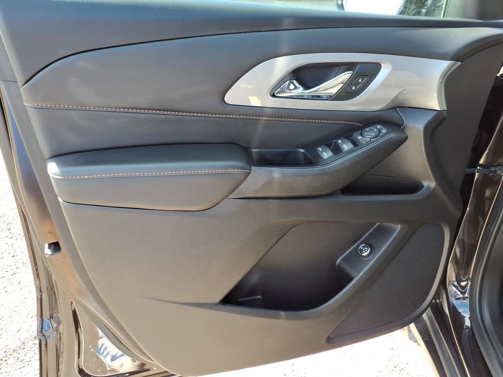 Used 2019 Chevrolet Traverse LT w/ LPO, Floor Liner Package AWD/4WD image 14