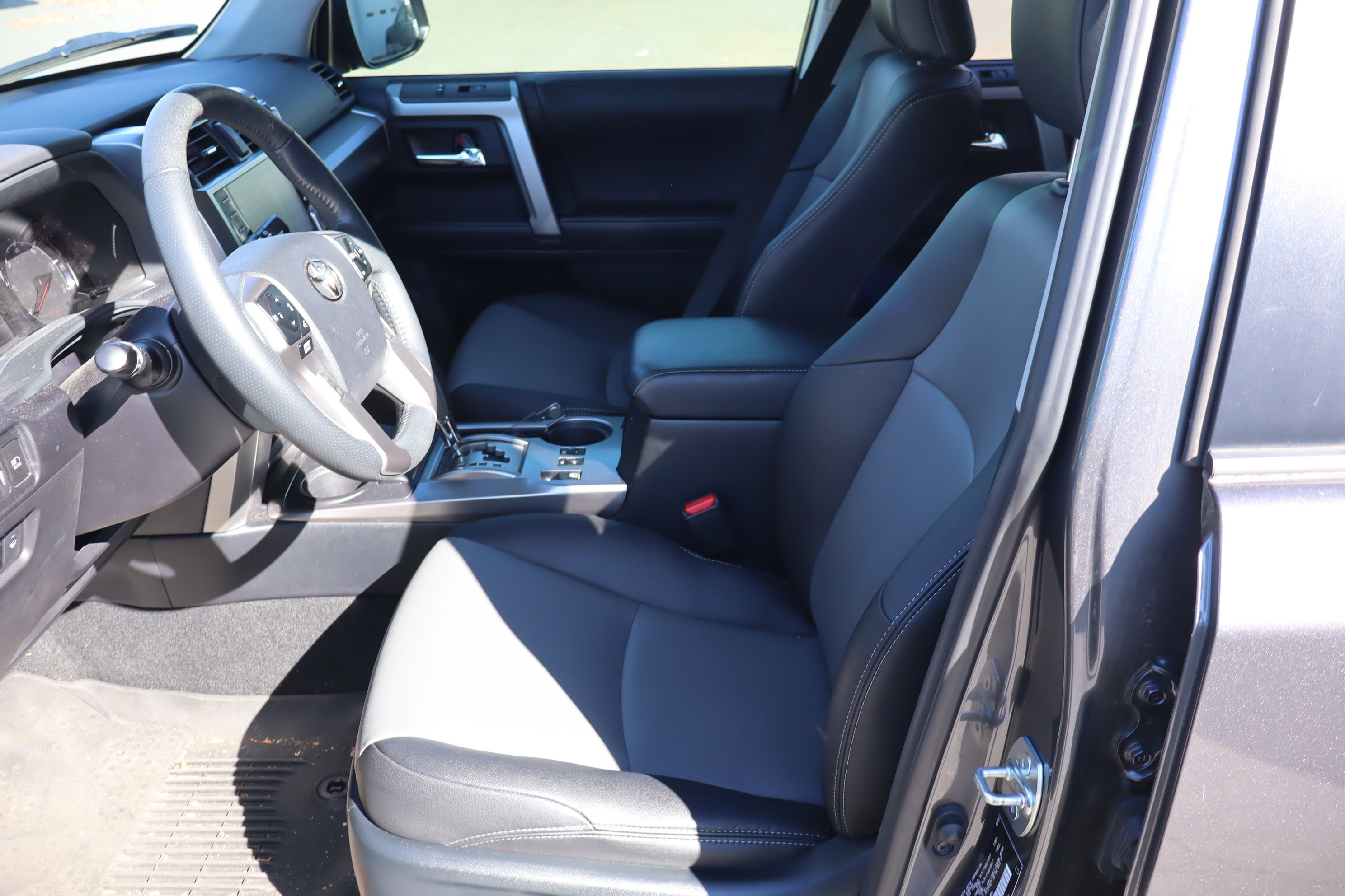 Used 2022 Toyota 4Runner SR5 Premium image 16