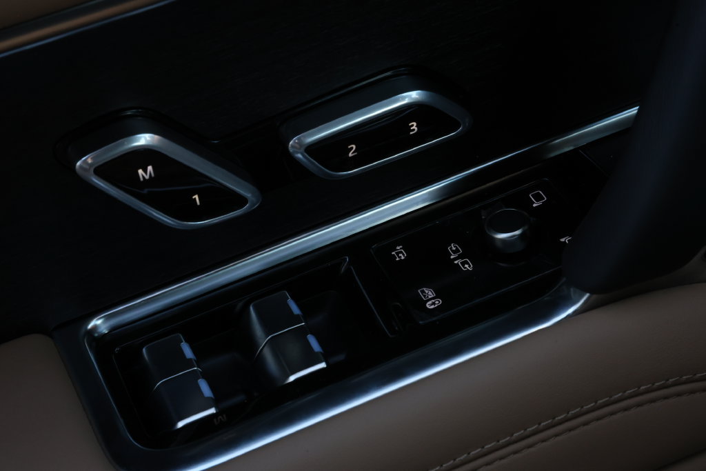 New 2027 Land Rover Range Rover SE AWD/4WD image 16