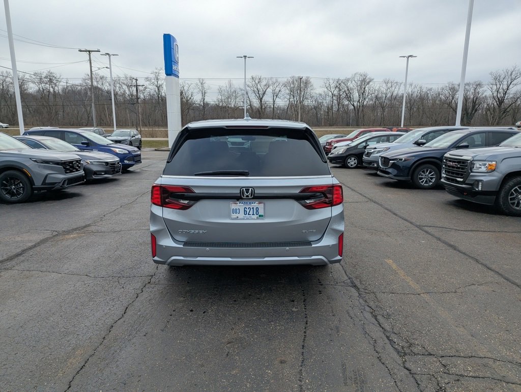Used 2026 Honda Odyssey Elite image 4