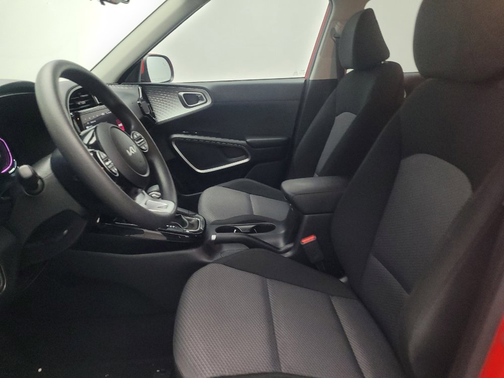 Used 2025 Kia Soul S FWD image 17