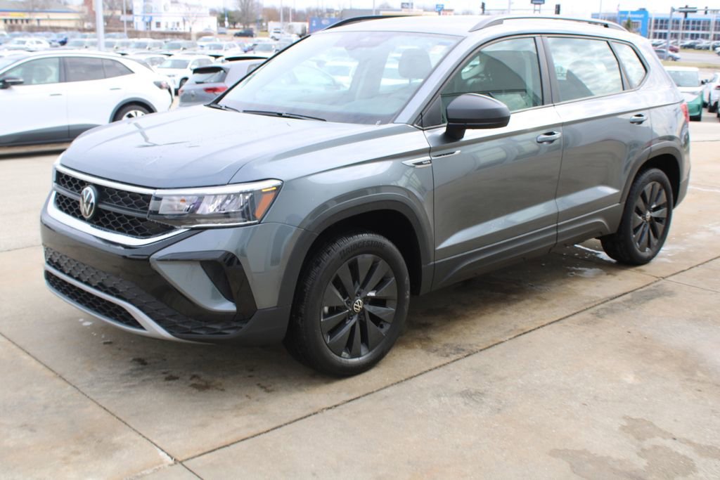 Certified 2024 Volkswagen Taos S image 3