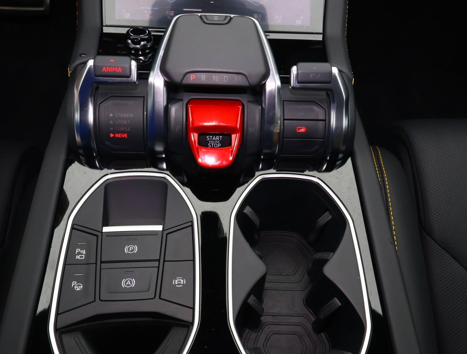Used 2025 Lamborghini Urus SE AWD/4WD image 25