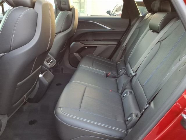 Certified 2024 Cadillac Lyriq Luxury image 7