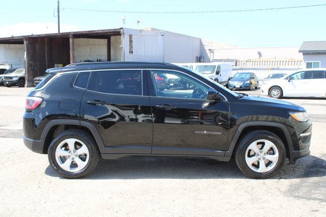 Used 2019 Jeep Compass Latitude w/ Popular Equipment Group FWD image 3