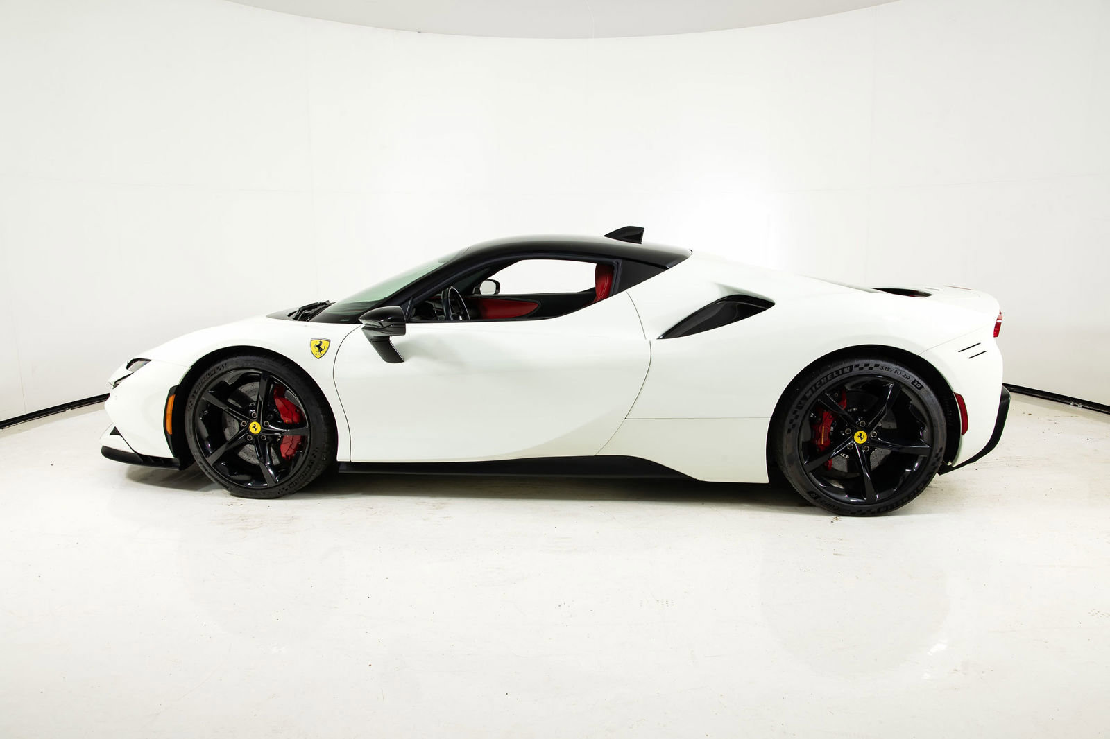 Certified 2022 Ferrari SF90 Stradale AWD/4WD image 8
