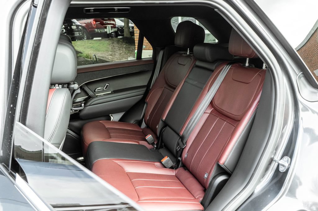 Used 2023 Land Rover Range Rover Sport SE Dynamic AWD/4WD image 24