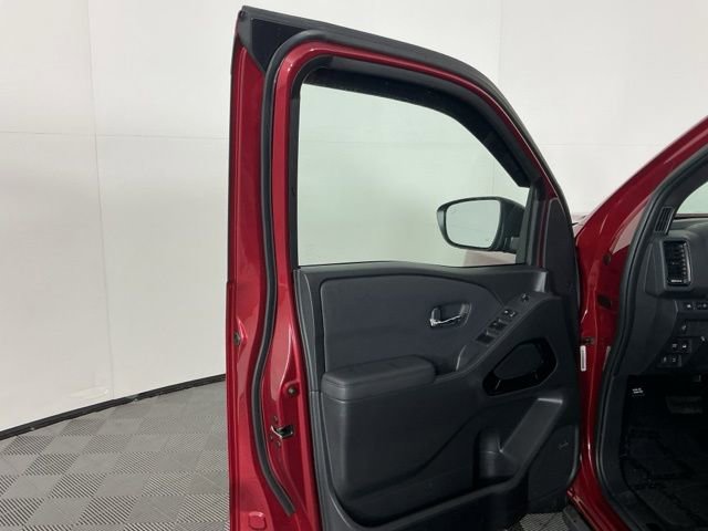 Used 2022 Nissan Frontier PRO-4X w/ Pro-4X Premium Package image 12