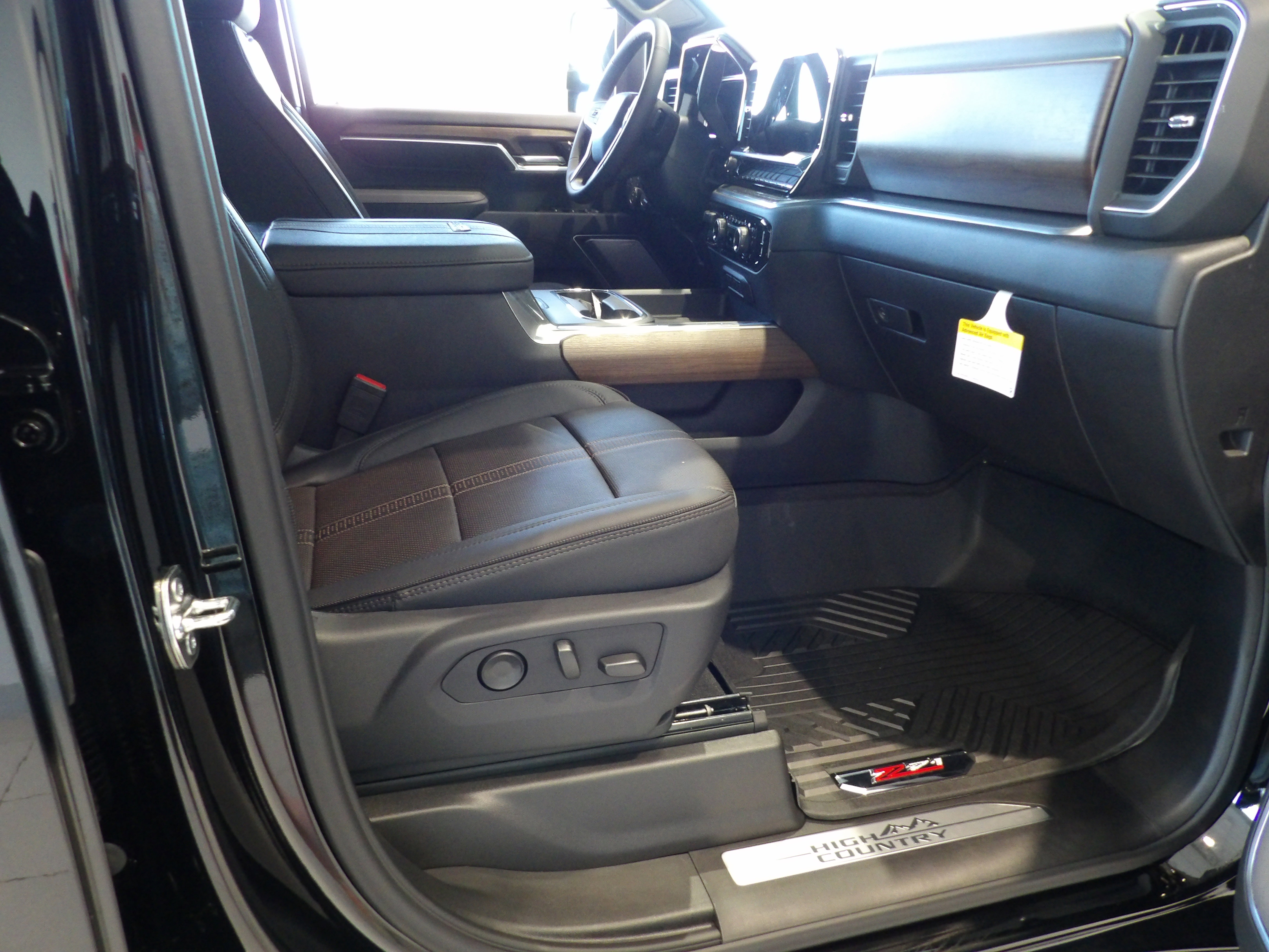 New 2026 Chevrolet Silverado 3500 High Country w/ High Country Premium Package AWD/4WD image 25
