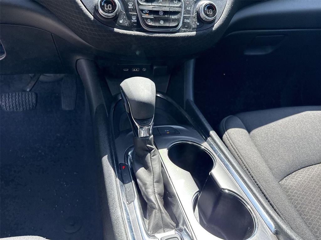 Used 2025 Chevrolet Malibu LT FWD image 14