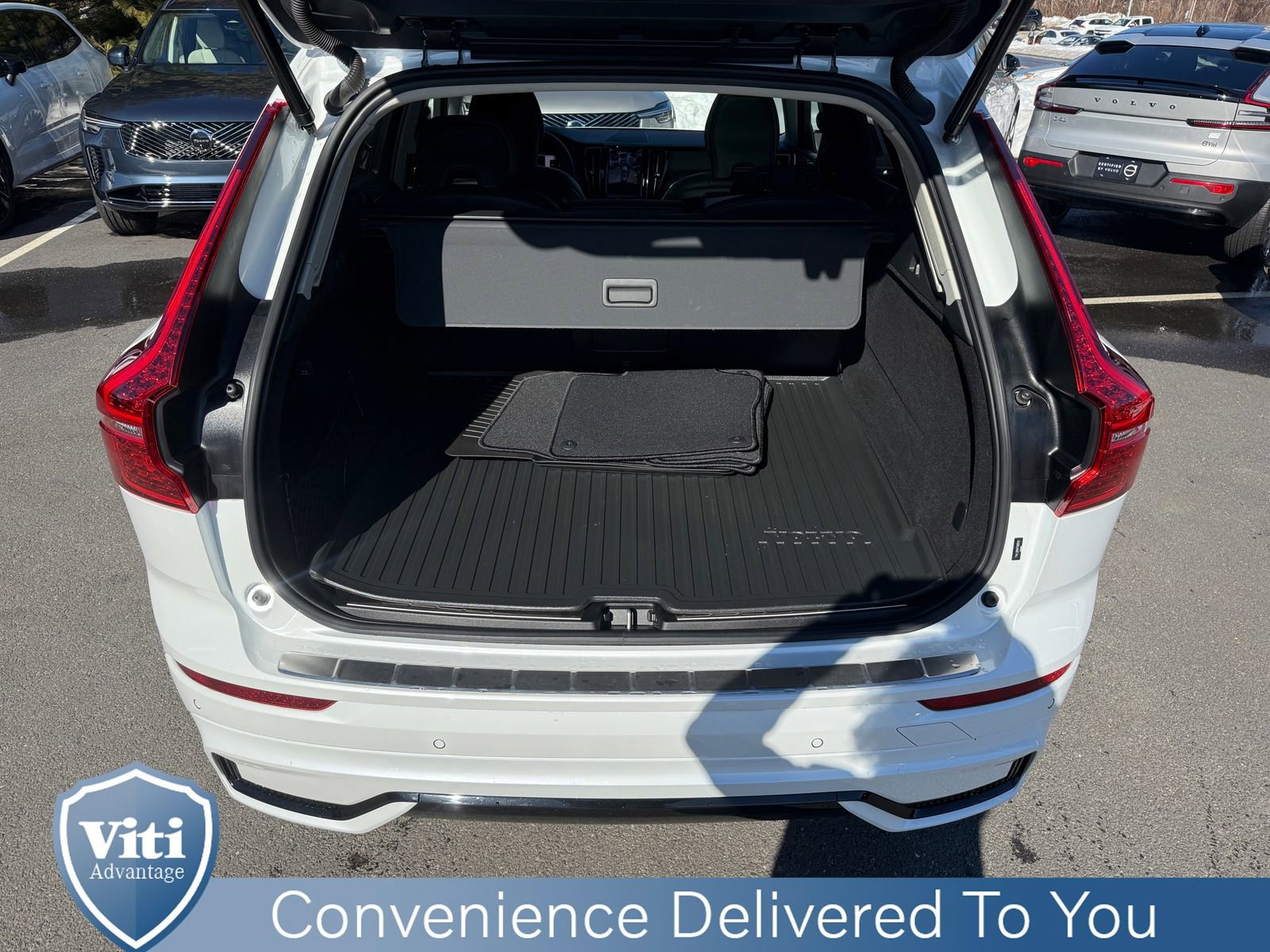 Certified 2023 Volvo XC60 B5 Ultimate w/ Climate Package image 24