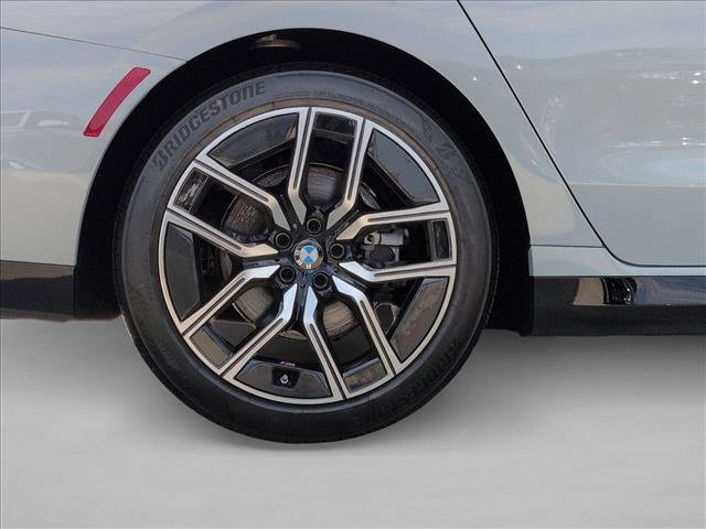Used 2025 BMW 740i xDrive AWD/4WD image 26