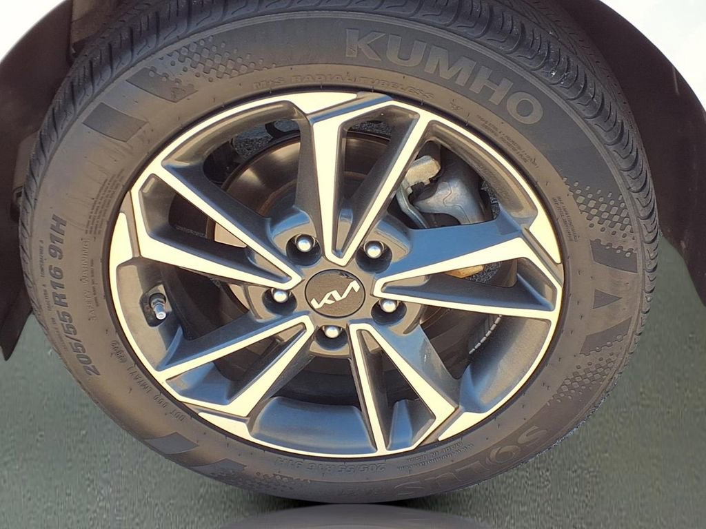 Used 2023 Kia Forte LXS w/ LXS Technology Package image 27