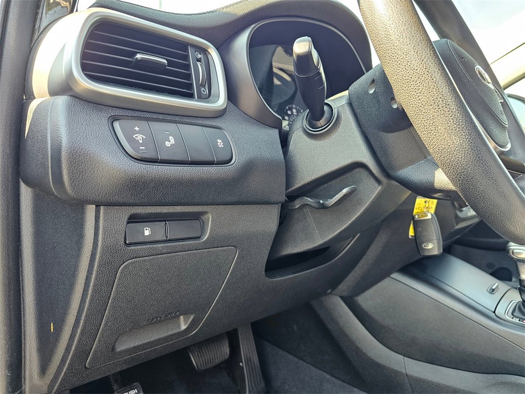 Used 2019 Kia Sorento LX image 21