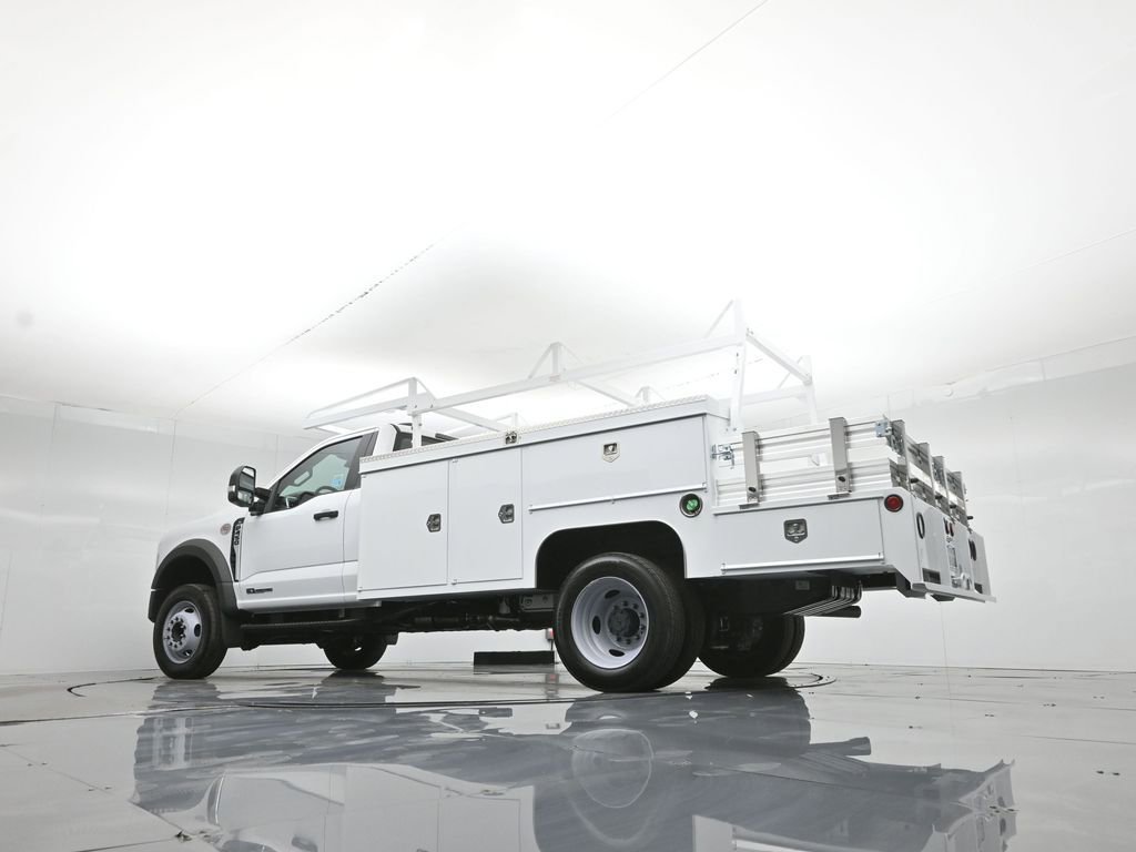 New 2025 Ford F450 XL w/ XL Chrome Package RWD image 2