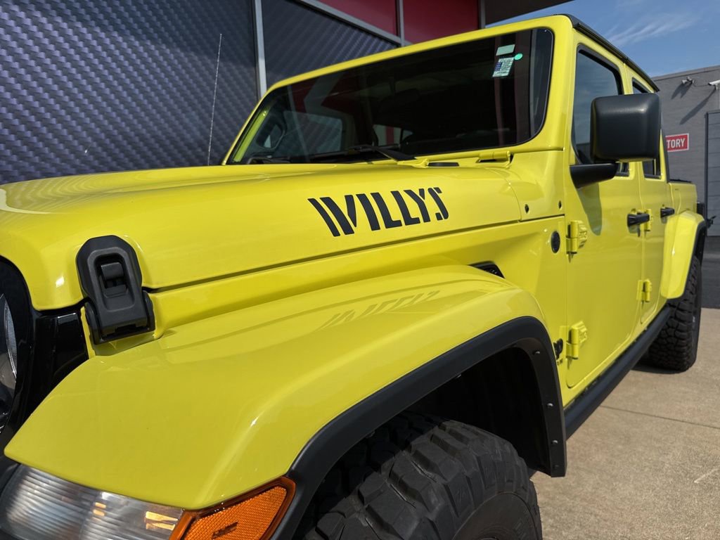 Used 2023 Jeep Gladiator Willys image 12