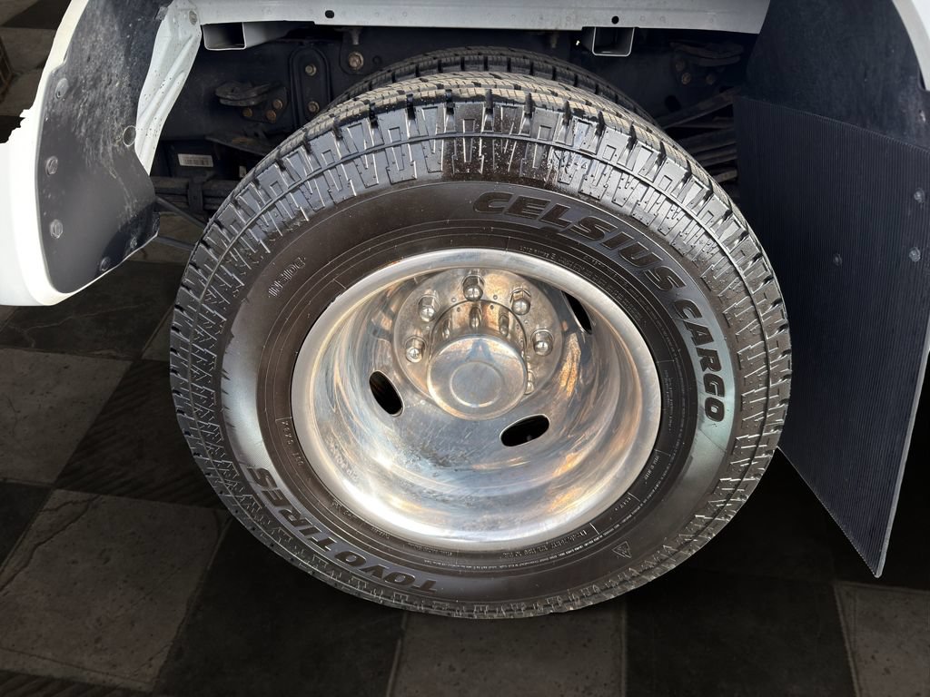 Used 2022 Ford F350 XL w/ STX Appearance Package RWD image 10