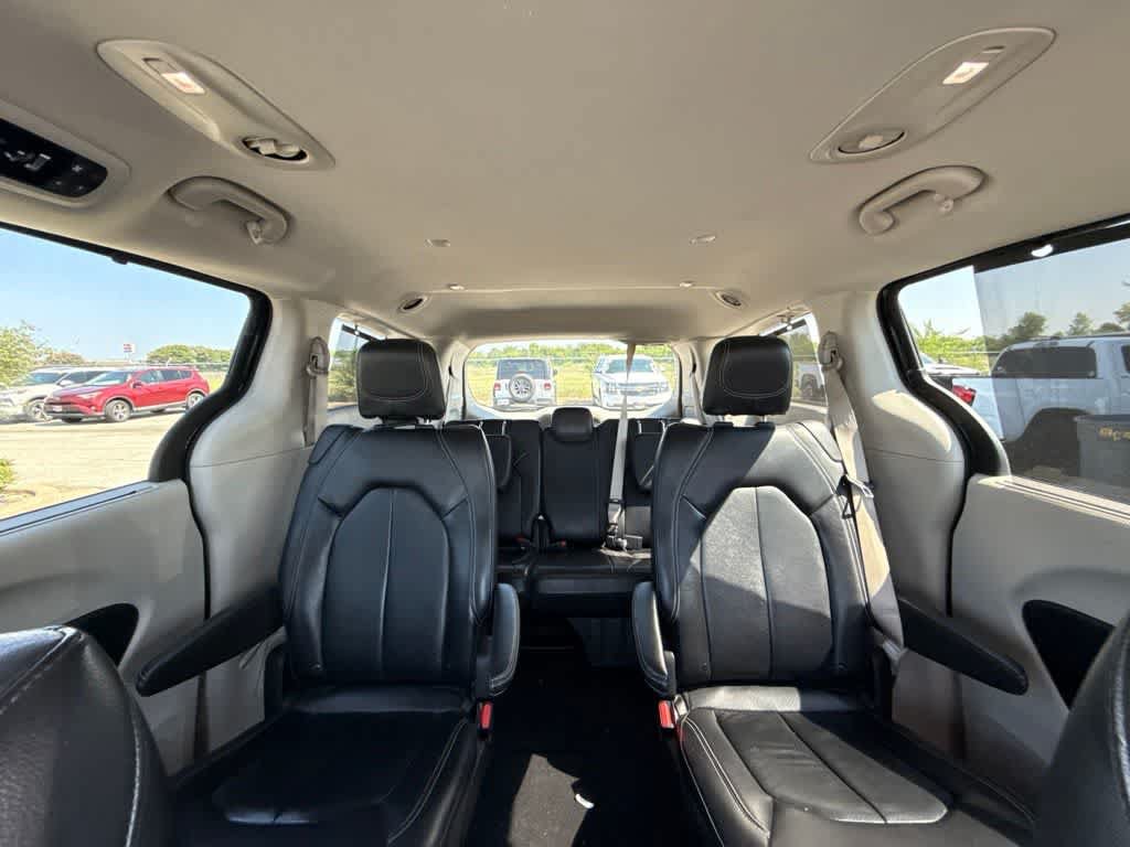 Used 2022 Chrysler Pacifica Touring-L FWD image 20