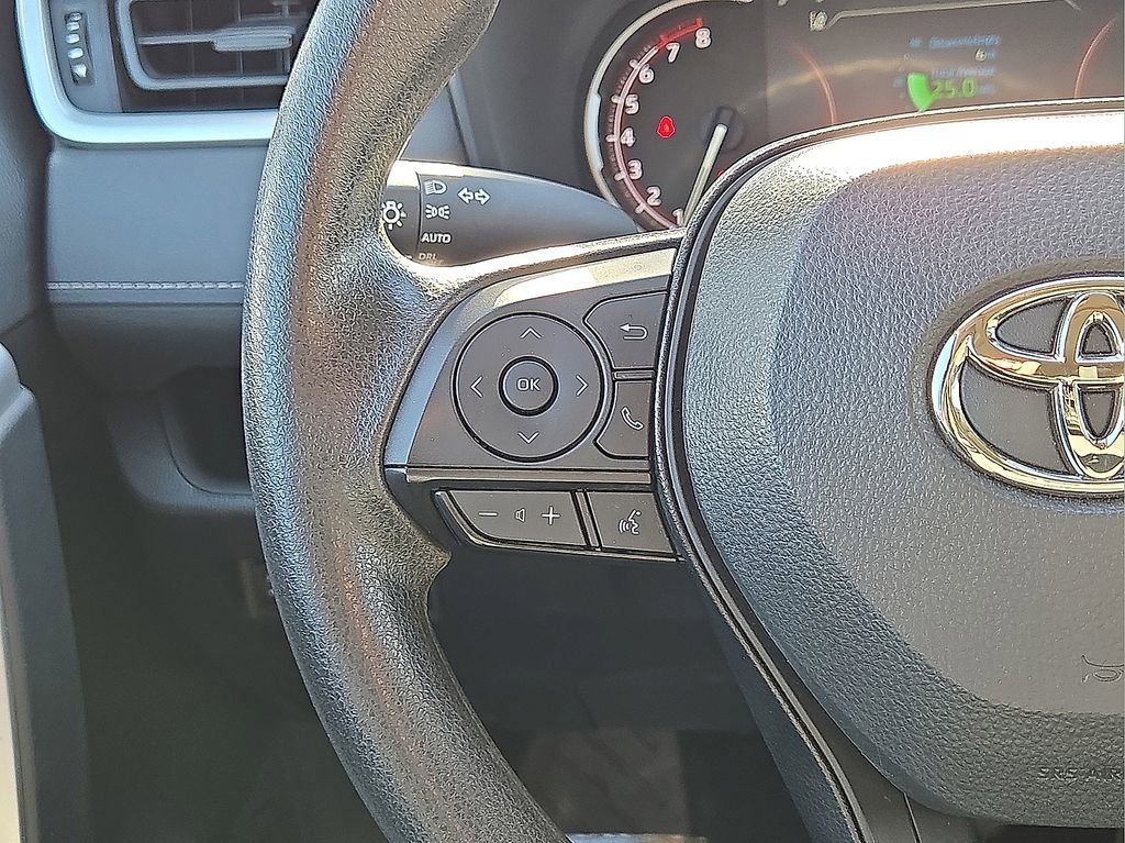 Used 2025 Toyota RAV4 XLE image 19