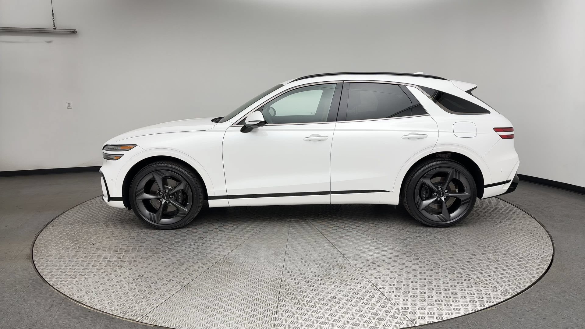 Certified 2026 Genesis GV70 3.5T Sport Prestige AWD/4WD image 5