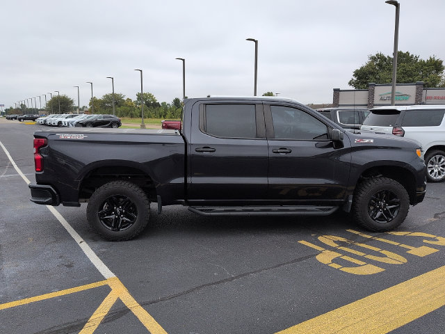 Used 2022 Chevrolet Silverado 1500 LT Trail Boss w/ LPO, Dark Essentials Package AWD/4WD image 8