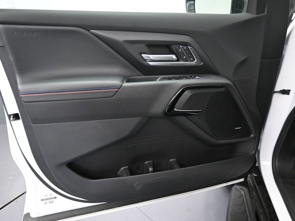 New 2025 Chevrolet Silverado EV RST image 17