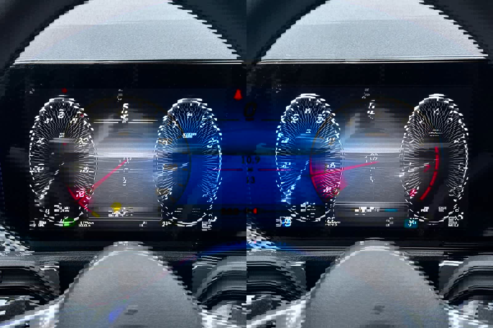 New 2026 Mercedes-Benz GLB 250 image 23