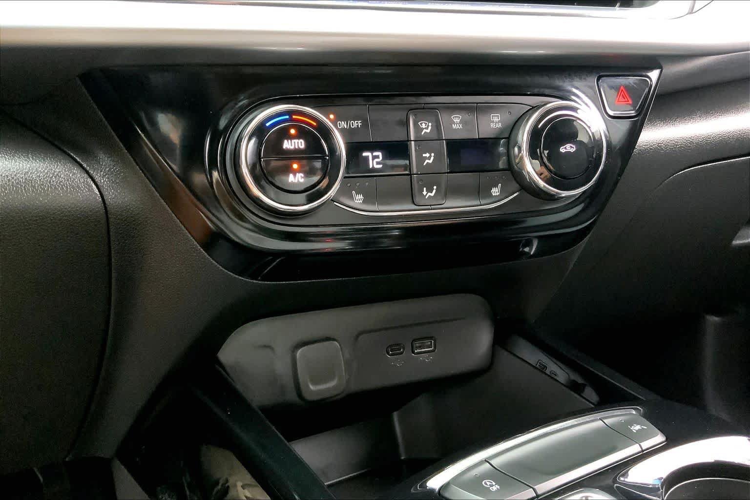 Used 2025 Chevrolet Trax LT w/ Driver Confidence Package FWD image 34