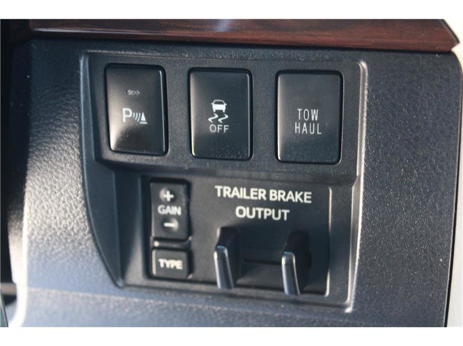 Used 2017 Toyota Tundra Limited w/ Limited Premium Package image 21