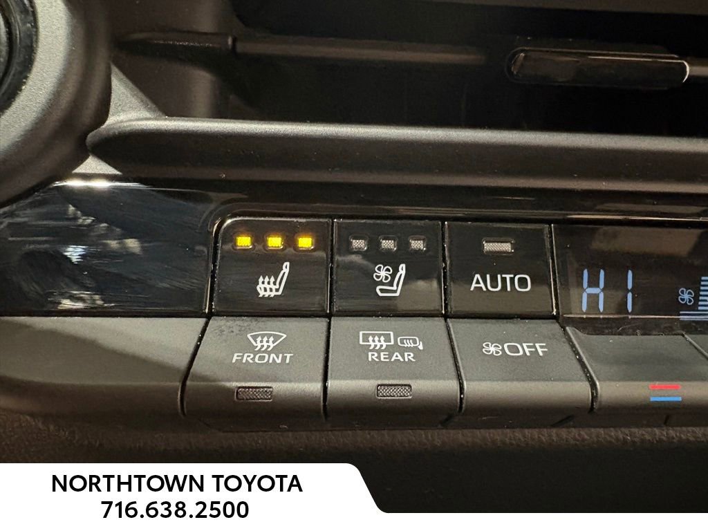 Used 2023 Toyota Crown Limited image 15