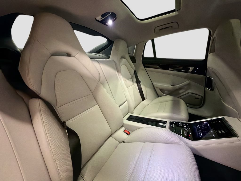 Certified 2021 Porsche Panamera image 29