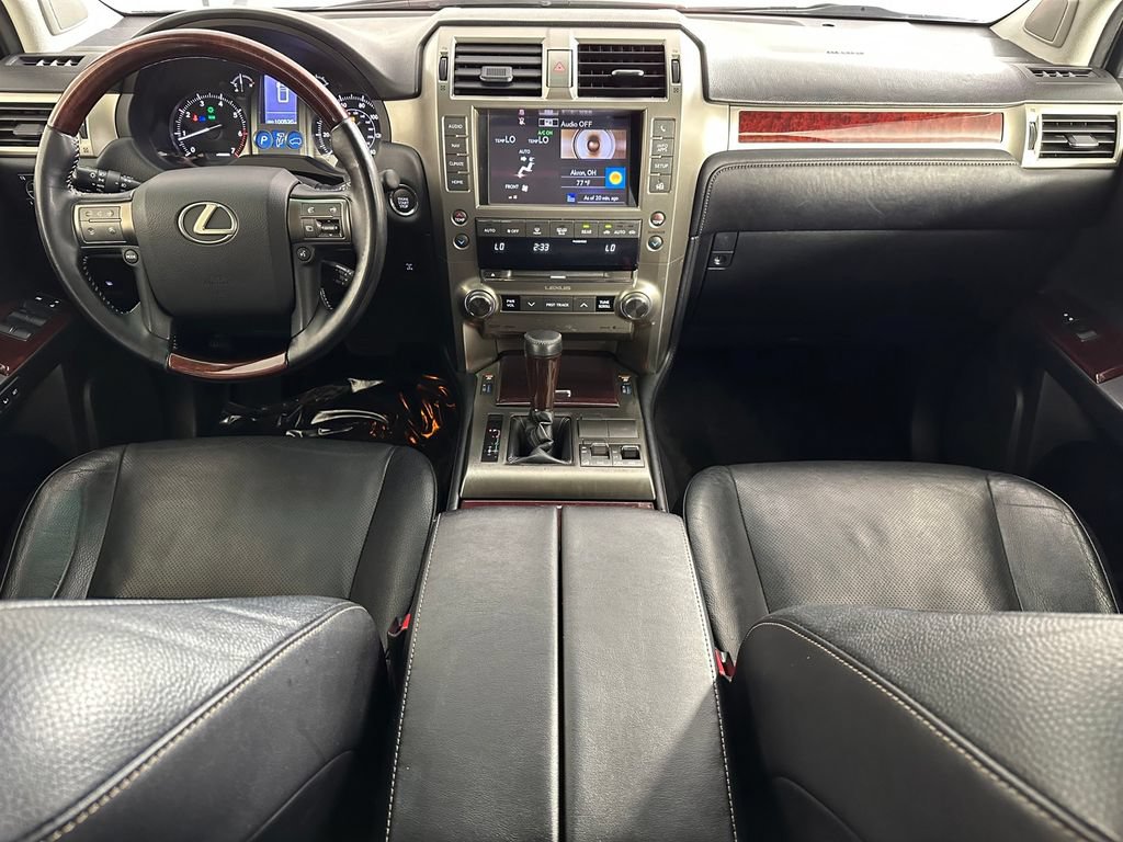 Used 2016 Lexus GX 460 w/ Premium Package AWD/4WD image 3