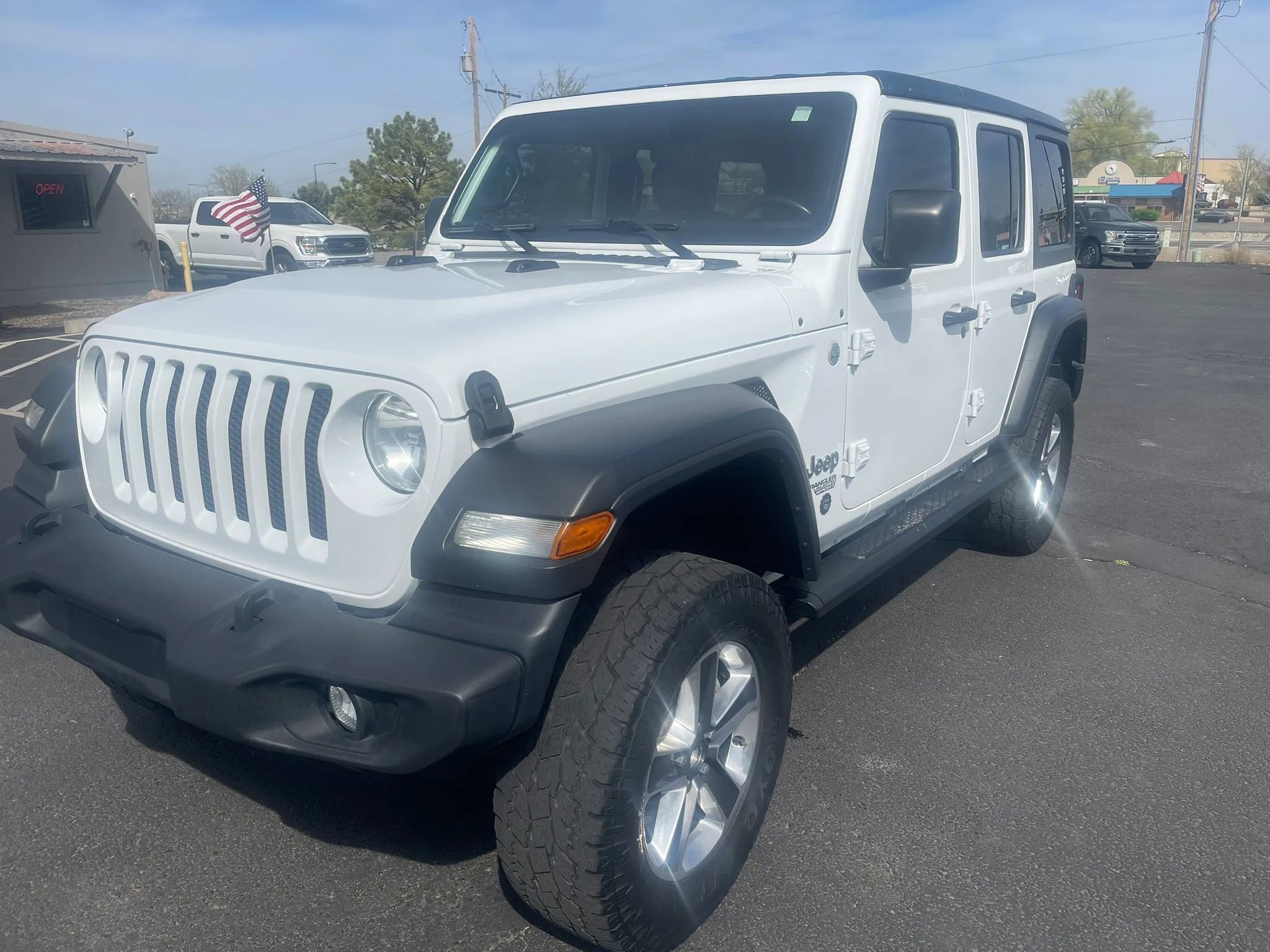 Used 2018 Jeep Wrangler Unlimited Sport S image 2
