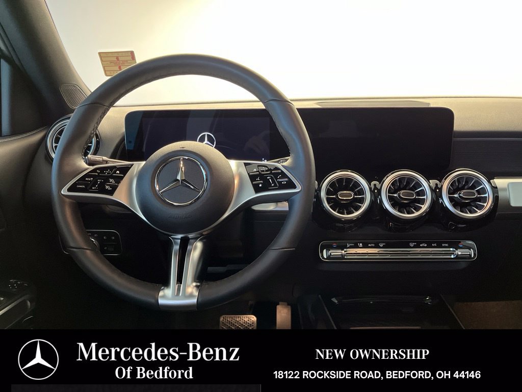 Used 2026 Mercedes-Benz GLB 250 4MATIC image 23