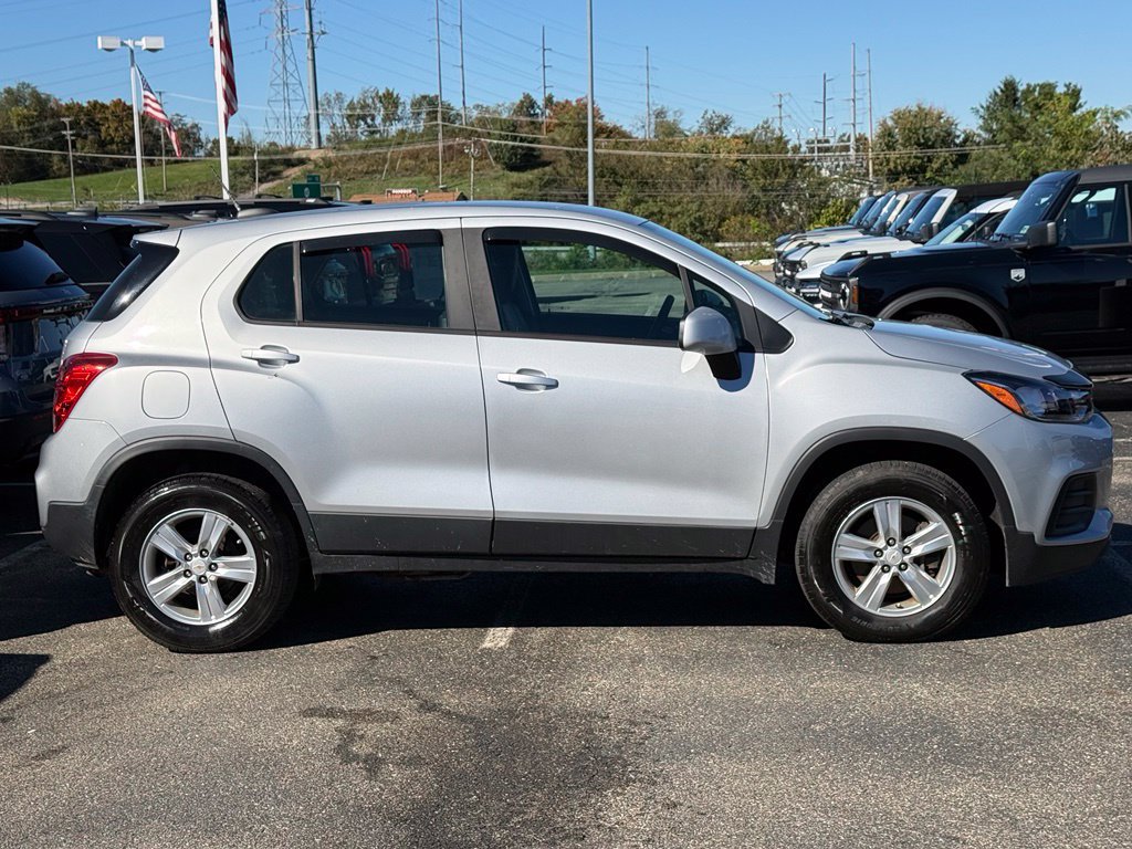 Used 2017 Chevrolet Trax LS AWD/4WD image 4