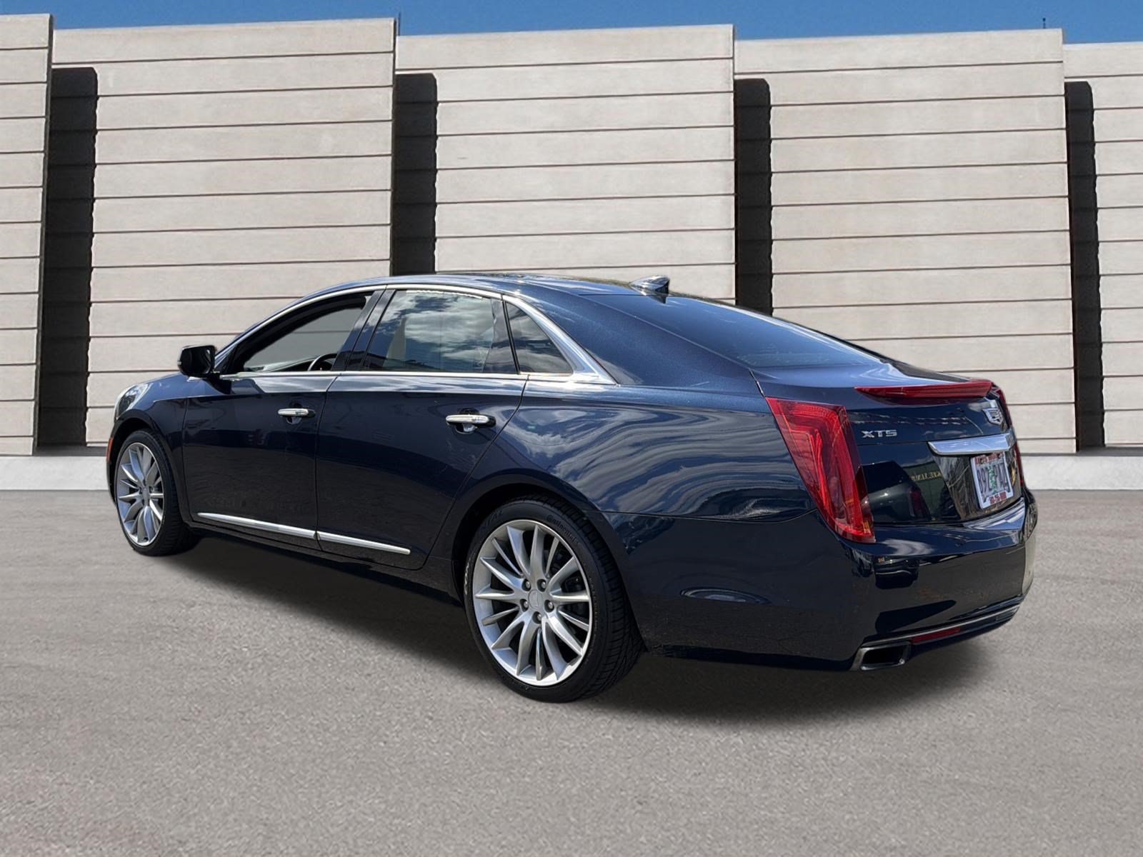 Used 2016 Cadillac XTS Platinum FWD image 3