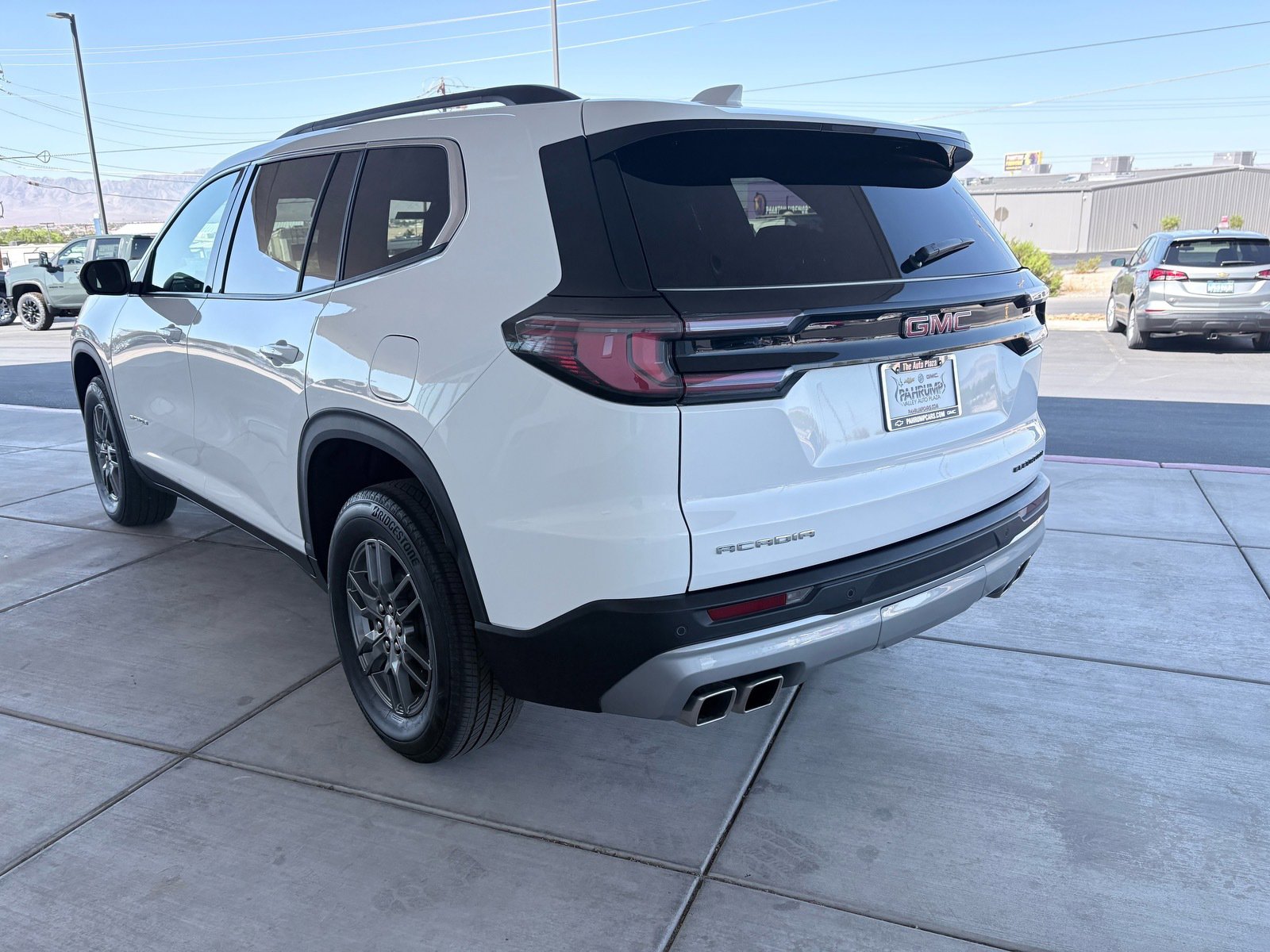 Used 2025 GMC Acadia Elevation image 5