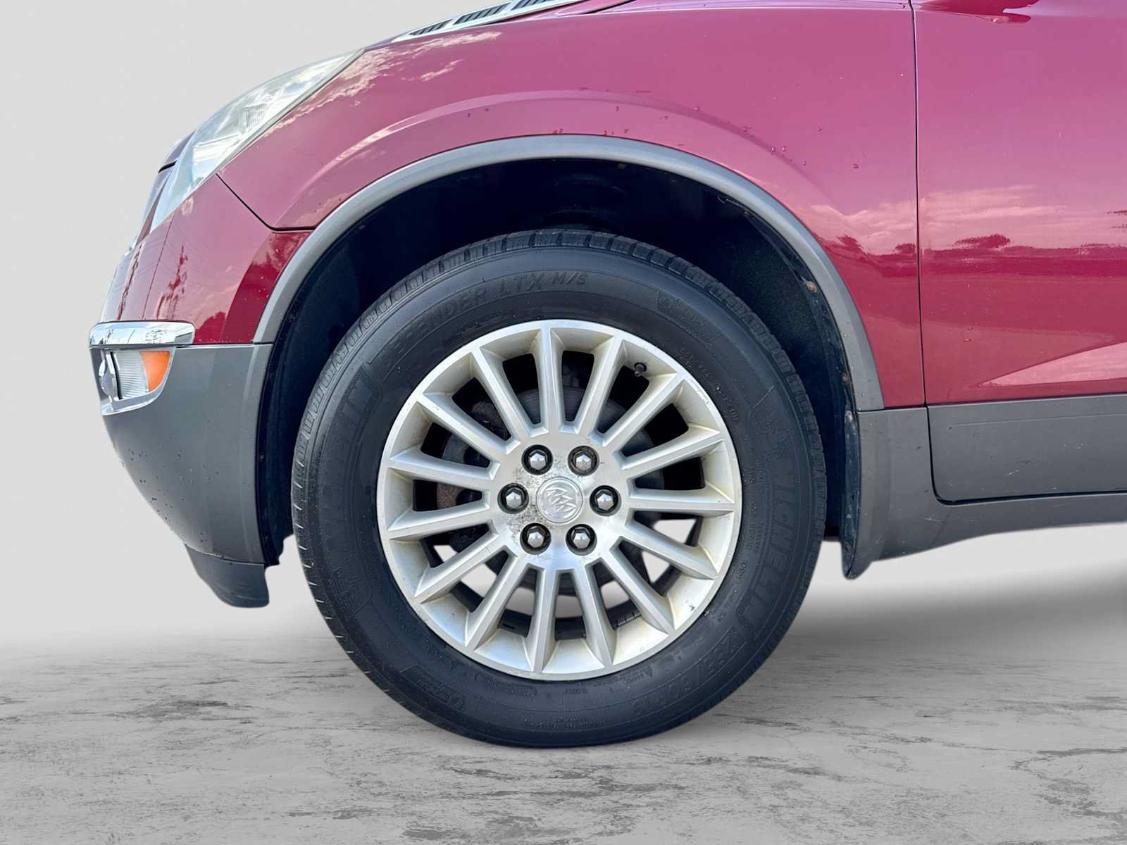 Used 2011 Buick Enclave CXL FWD image 13