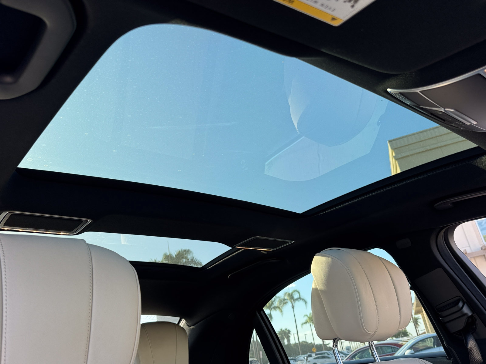 Used 2018 Mercedes-Benz S 560 Sedan image 7