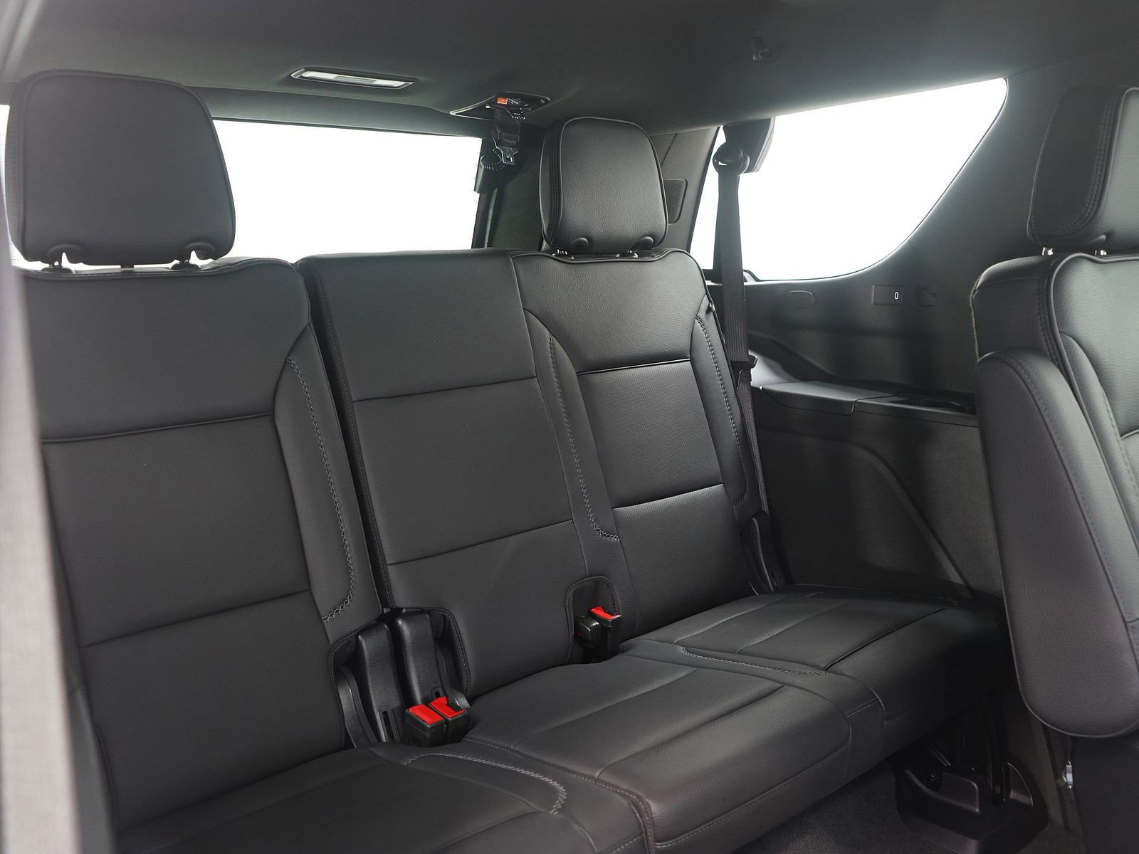 Used 2025 GMC Yukon Denali AWD/4WD image 14