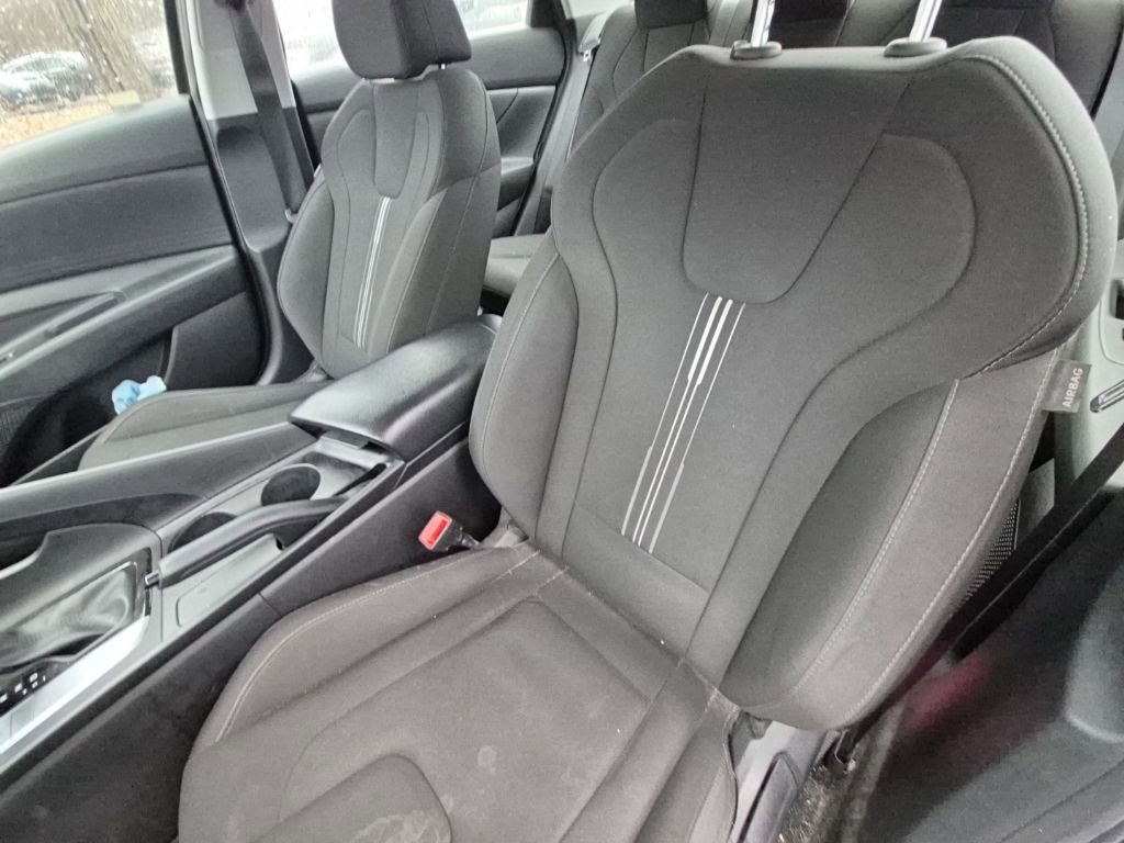 Used 2021 Hyundai Elantra SEL image 11