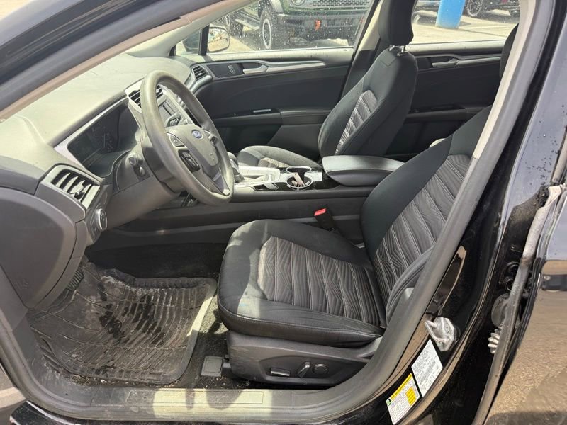 Used 2016 Ford Fusion SE FWD image 9